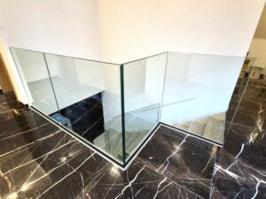 Ganzglasgeländer